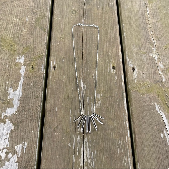 STELLA & DOT Rebel Cluster Necklace Silver in Original Box Single Chain - Picture 3 of 15